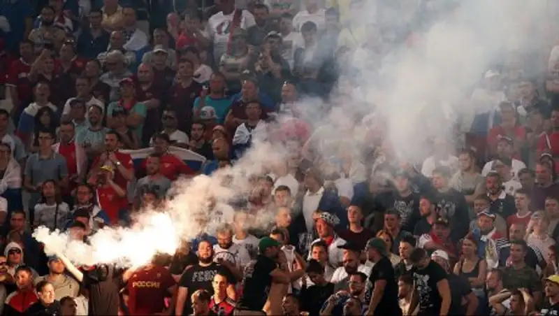 Глава британского МВД раскритиковала власти Франции за отсутствие безопасности на ЧЕ-2016