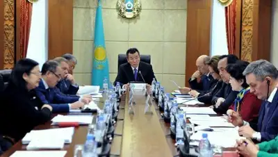 п/служба сената, фото - Новости Zakon.kz от 17.04.2018 12:07