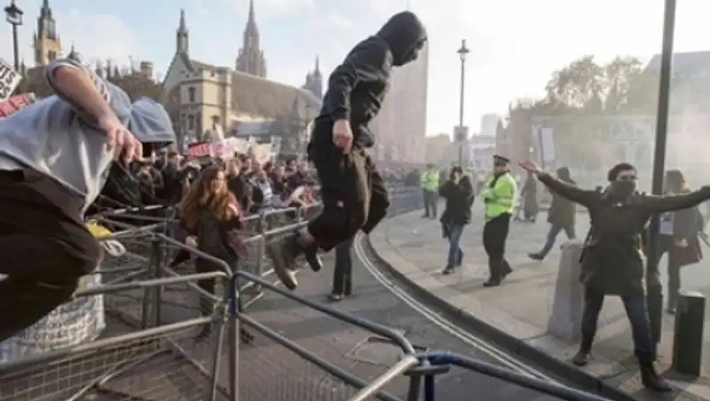 В Лондоне в ходе акции протеста студентов вспыхнули беспорядки