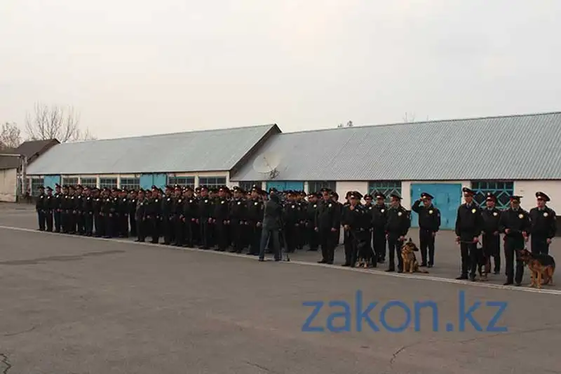 В Алматы сегодня дан старт пилотному проекту «Универсальный полицейский» (фото) В Алматы сегодня дан старт пилотному проекту «Универсальный полицейский» (фото), фото - Новости Zakon.kz от 01.11.2013 23:30