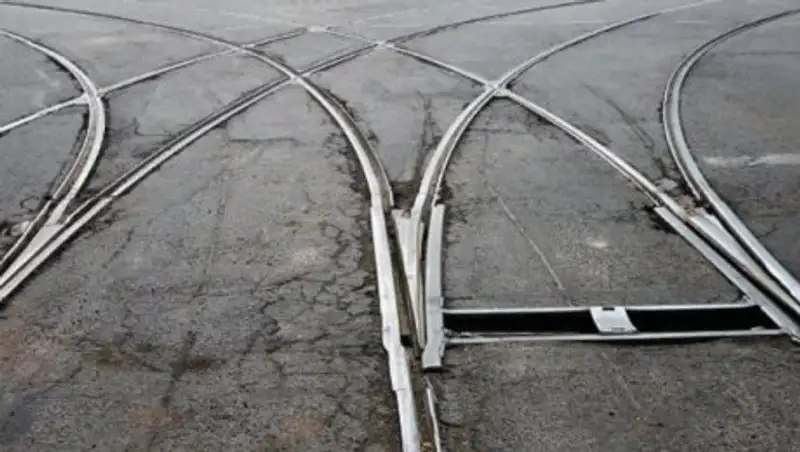 Демонтаж рельсов в Алматы: перекроют по улице Байтурсынова от ул. Гоголя до ул. Макатаева