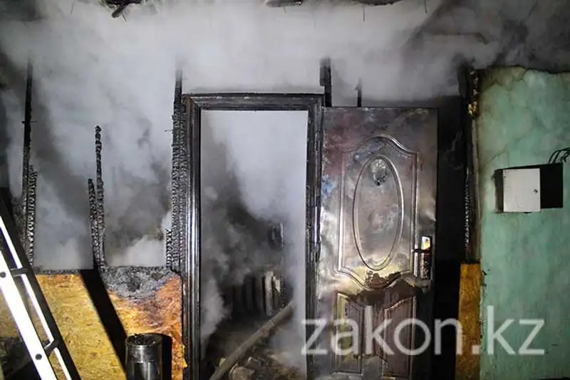 В Алматы в частном доме произошел пожар из-за взрыва отопительного оборудования (фото) В Алматы в частном доме произошел пожар из-за взрыва отопительного оборудования (фото), фото - Новости Zakon.kz от 25.11.2013 17:53