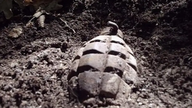 Житель Костанайской области нашел гранату  на остановке общественного транспорта