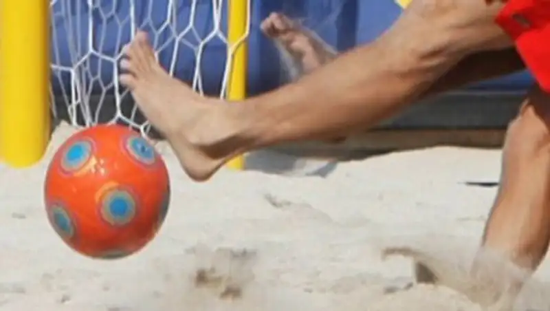 «Ушкын-Искра» разгромила «Портсмут» на групповом этапе Лиги чемпионов по пляжному футболу