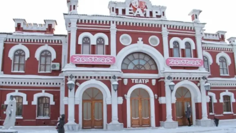 В Усть-Каменогорске в областном театре со скандалом увольняют директора учреждения