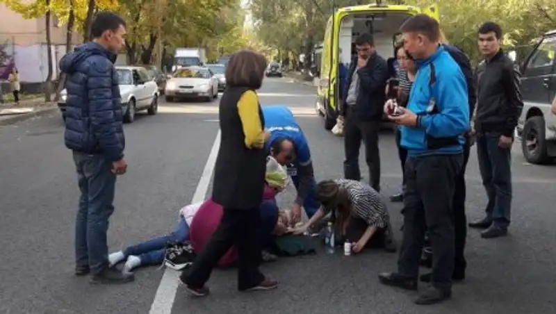 16-летнюю девушку сбил автомобиль в Алматы