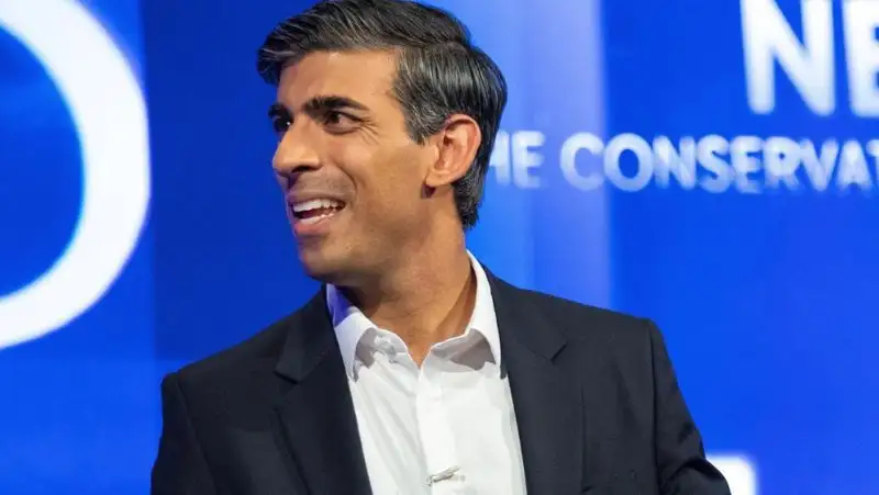 За пост премьер-министра Британии будут бороться Риши Сунак и Лиз Трасс