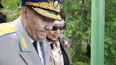 выплаты, праздник, ВКО, фото - Новости Zakon.kz от 06.05.2022 12:37