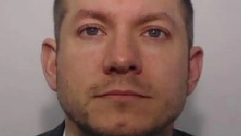 Топ-менеджер украл у фирмы 370 тысяч фунтов стерлингов и купил котят