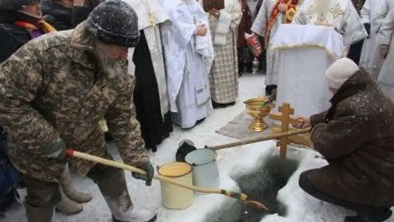Священники Алматы рассказали о святой воде