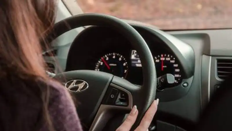 Автоледи лишилась машины из-за штрафов на 12 млн тенге в Атырау