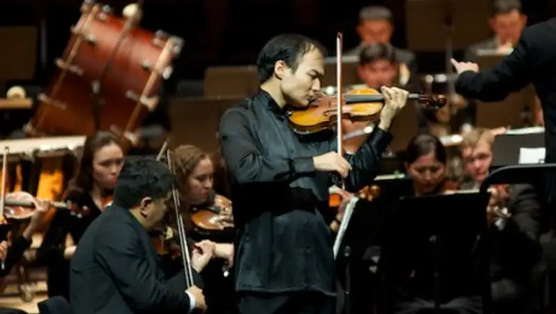 Казахстанский скрипач-виртуоз стал обладателем премии в Нью-Йорке 