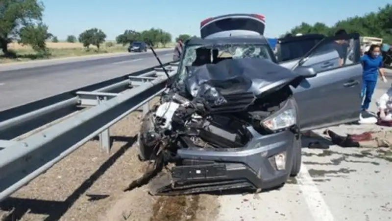 Смертельное ДТП в Туркестанской области: легковушка влетела в трактор