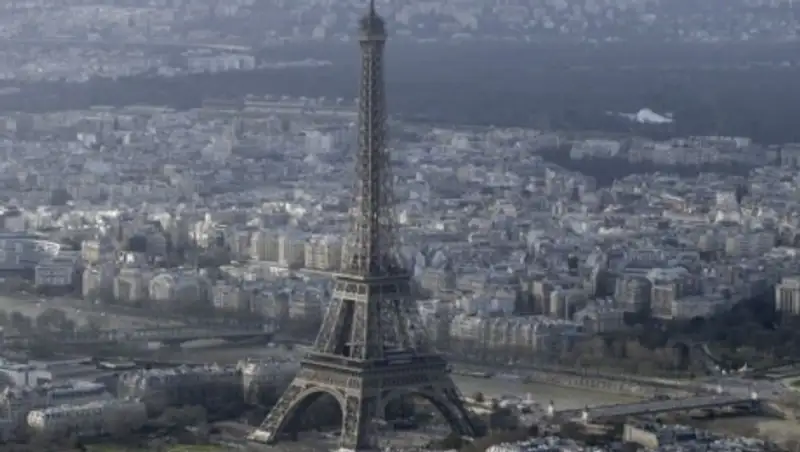 Эйфелева башня была закрыта из опасений возможного теракта
