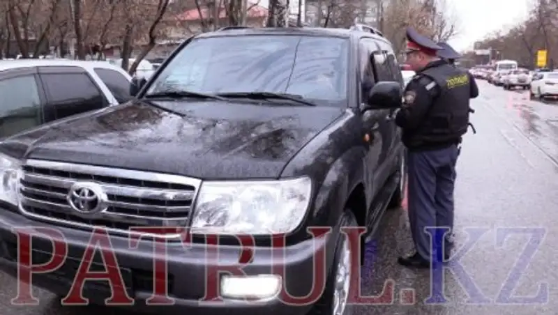 В Алматы «навороченные» авто водворяют на штрафстоянки