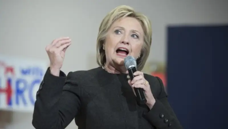 Клинтон заявила, что не будет посылать войска США в Ирак и САР в случае победы на выборах