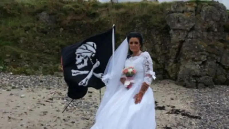 Британка вышла замуж за призрака пирата Карибского моря