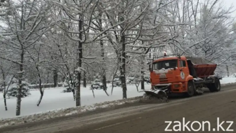 В Алматы из-за непогоды только за один час произошло 10 ДТП