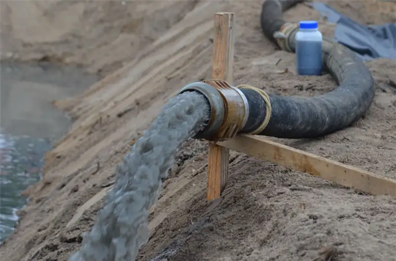 Вице-министру МООС презентовали методы очистки водоемов Щучинско-Боровской курортной зоны, фото - Новости Zakon.kz от 17.10.2013 22:12