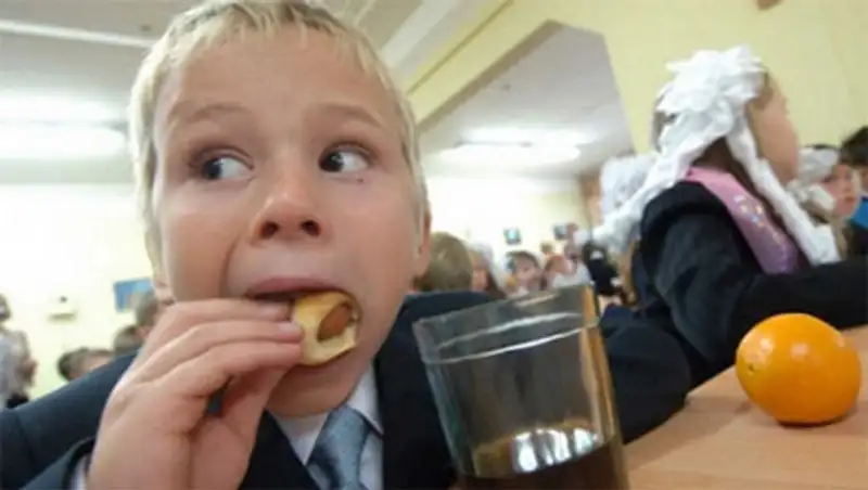 Качество школьного питания в Уральске оставляет желать лучшего, фото - Новости Zakon.kz от 22.10.2013 16:52