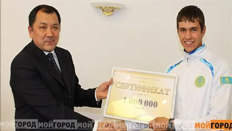 Уральским обладателям золота Азиады Ногаев вручил по 1 миллиону тенге