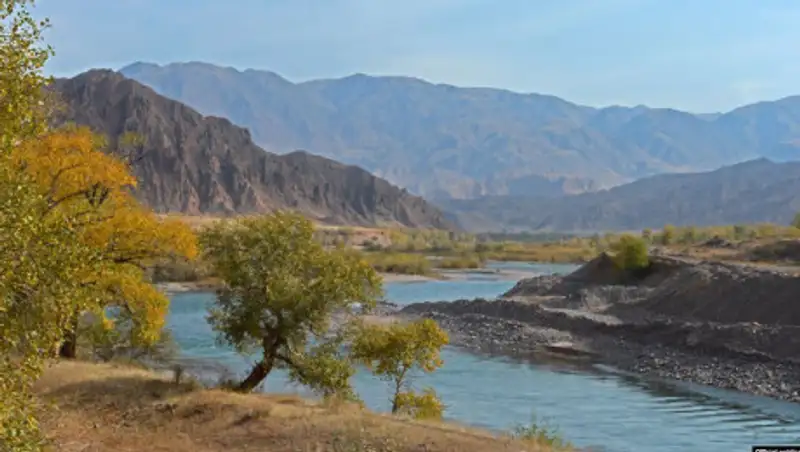 Кыргызский депутат недоволен продажей воды Казахстану