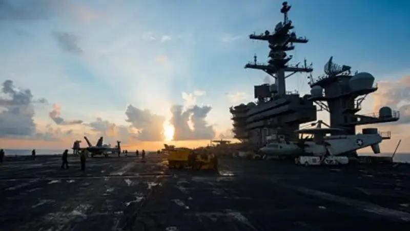 ВМС Южной Кореи и США приступили к совместным маневрам в Желтом море