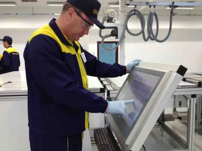 Н.Назарбаев открыл в Астане завод по производству фотоэлектрических модулей (фото), фото - Новости Zakon.kz от 25.12.2012 17:44