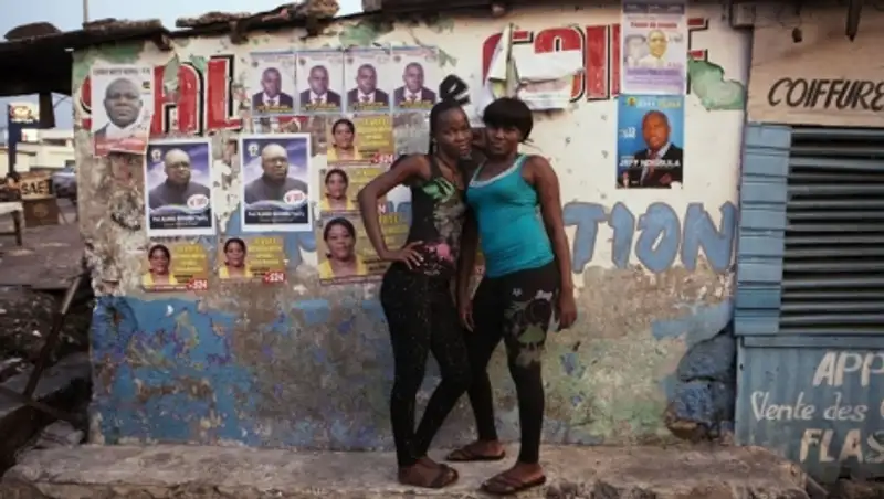 Доклад ООН: миротворцы в бедных странах меняли мобильники на секс-услуги