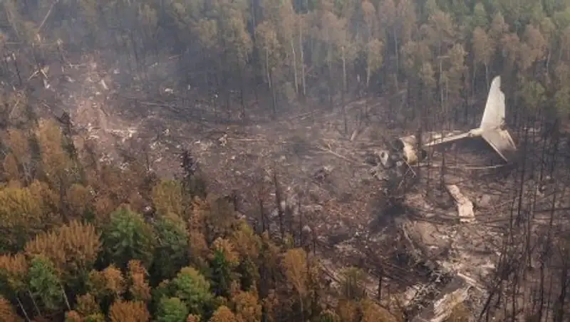 Спасатели обнаружили второй "черный ящик" разбившегося самолета Ил-76
