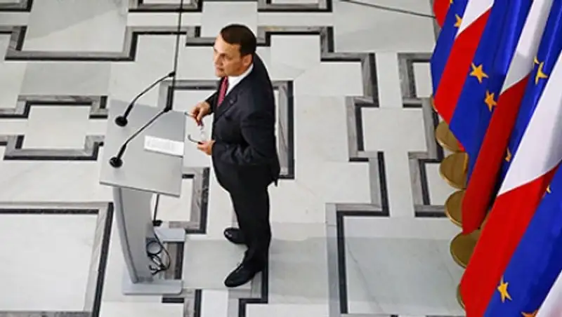 Сейм Польши отказался отправить спикера Сикорского в отставку