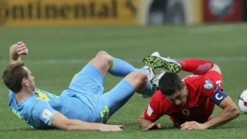 The Guardian: Казахстанцы старались спровоцировать и зацепить поляков из-за поста о Борате