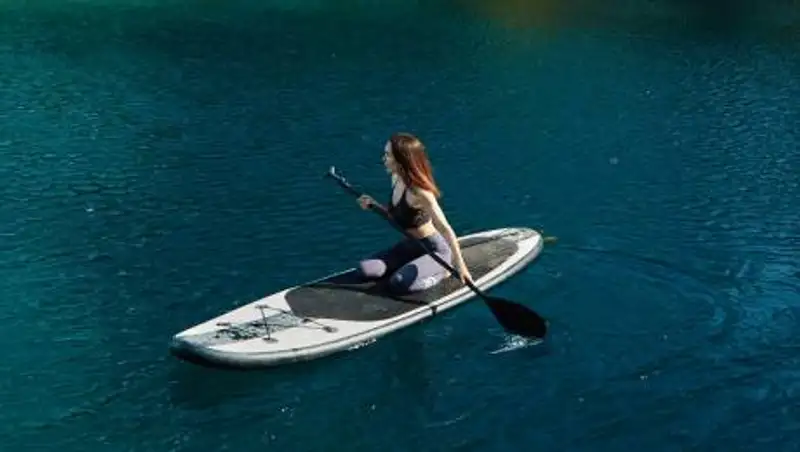 Жительницу Актау на сапборде унесло в море. Видео