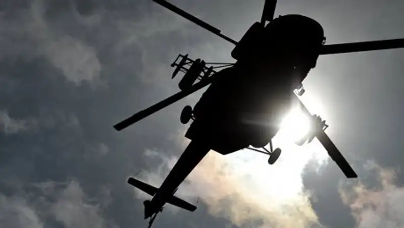 Спасатели пешком добираются к месту крушения вертолета в ВКО