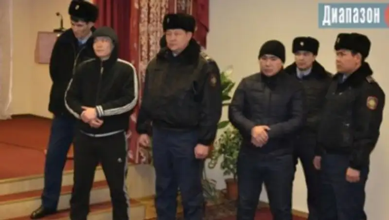 В Актобе двух полицейских осудили за взятку в 15 тысяч тенге 