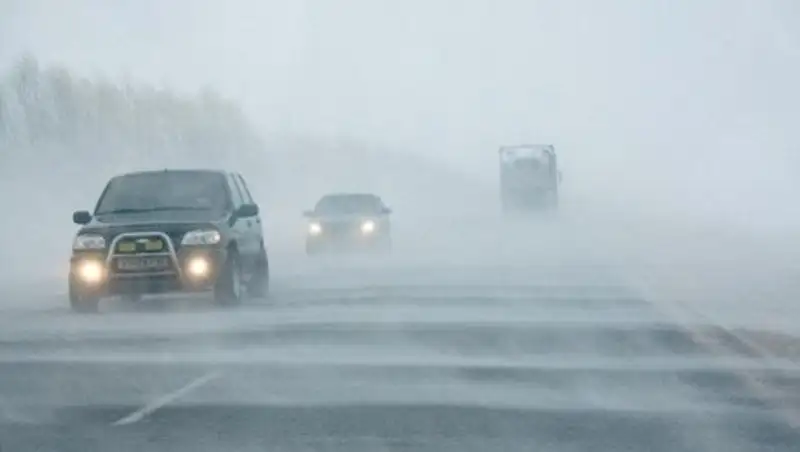 Из-за метели закрыта трасса Астана-Караганда