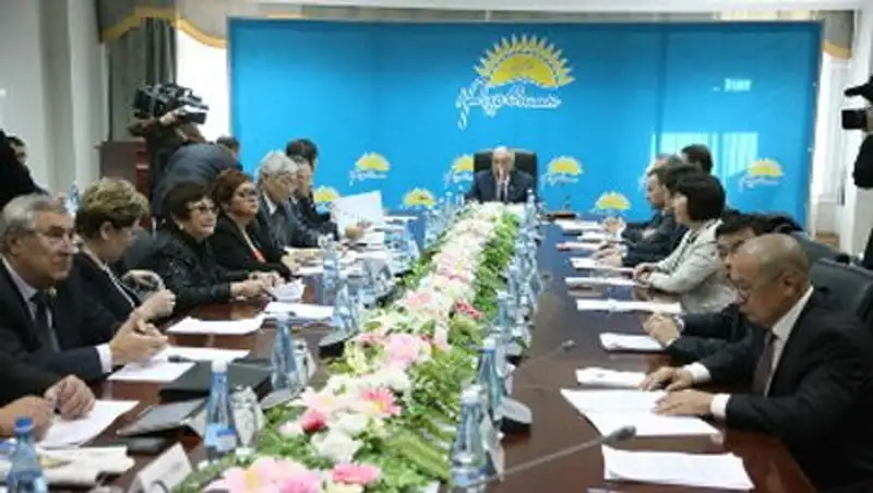 Члены диссовета брали взятки за результаты тестирования при устройстве на госслужбу