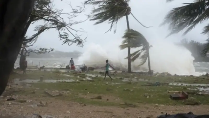 На Вануату движется мощный ураган, введен "красный" уровень опасности