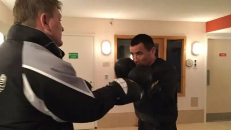 Боксер Жакиянов прокомментировал свой небольшой гонорар за чемпионский бой