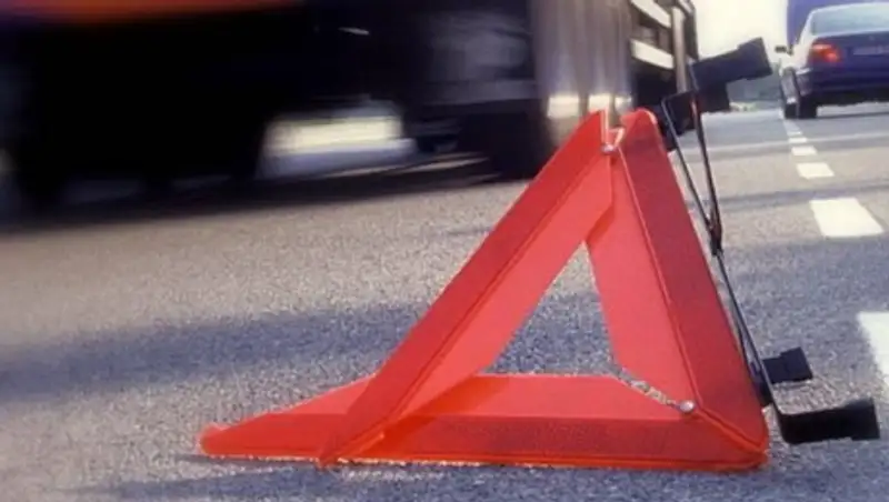 В окрестностях Усть-Каменогорска из-за столкновения автомобилей погибли два человека