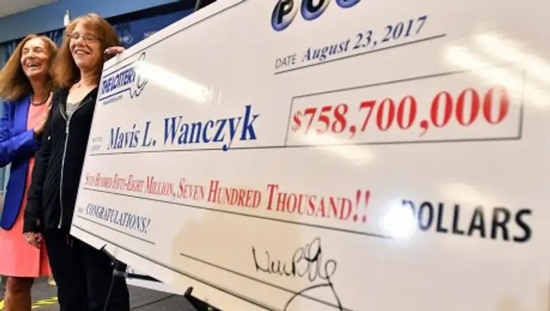 В США 53-летняя сотрудница больницы выиграла $758 млн. в лотерею