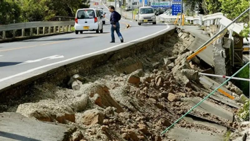 Число пострадавших при последнем землетрясении в Японии превысило 900