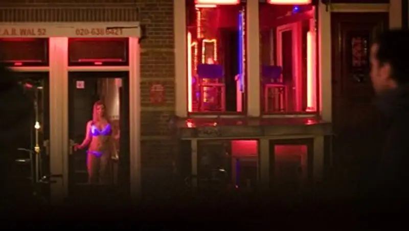 В Амстердаме может исчезнуть "квартал красных фонарей"