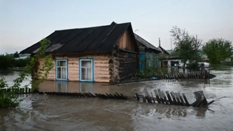 В Сибири из-за паводка эвакуированы более 10 тысяч человек