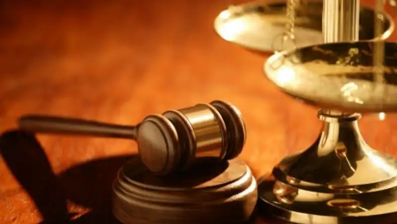 Уволенный за нескошенную траву директор школы выиграл суд в Карагандинской области