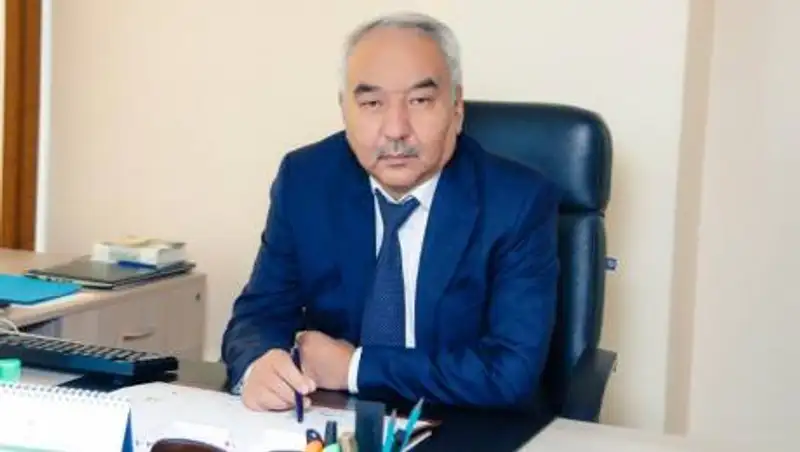 На директора "Наццентра экспертизы лекарств" надели браслет слежения