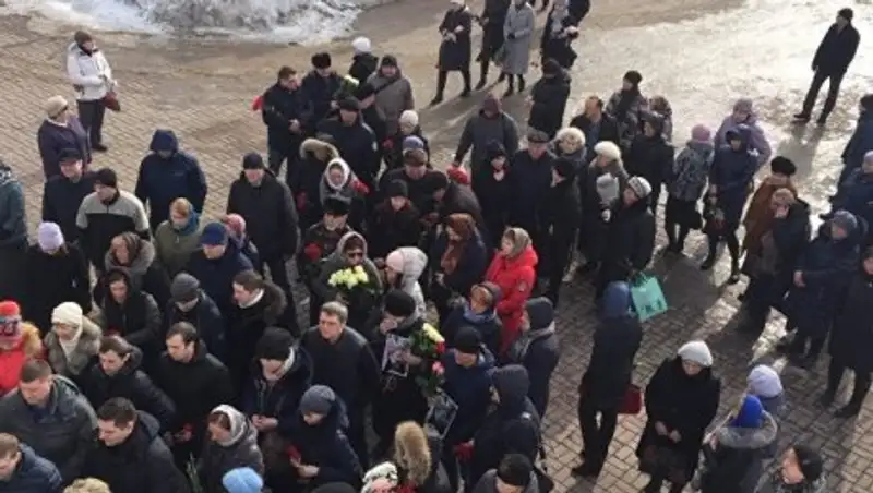 В Кемерово прощаются с погибшими при пожаре в торговом центре