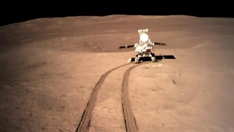 Как выглядит темная сторона Луны