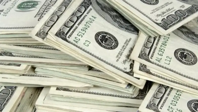 Доллар немного сдал свои позиции