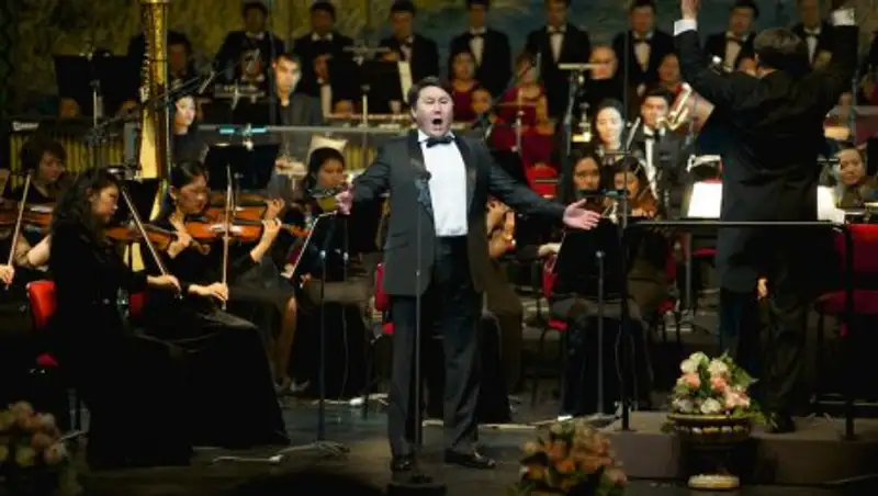 Во славу Победы споют на сцене «Астана Опера»